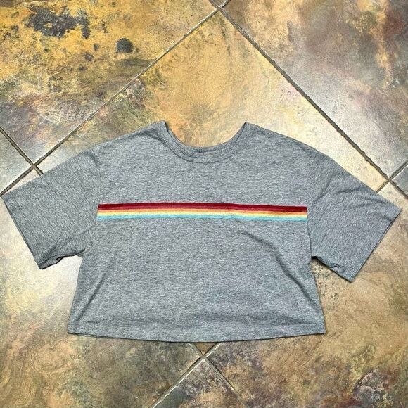 Fabletics Jade Short Sleeve Boxy Rainbow Crop Top Large - Picture 3 of 6